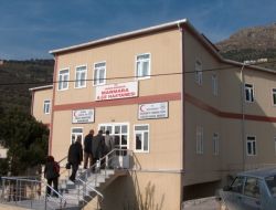 Balıkesir Sağlık Müdürü, İlin İlk Prefabrik Hastanesini İnceledi