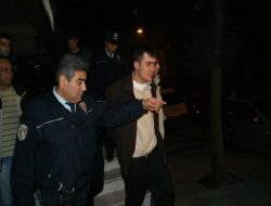 Cezaevi Firarisini İzinli Polisler Yakaladı