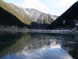 Uzungöl'de Kartpostallık Manzaralar Ziyaretçilerini Bekliyor