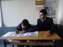 Muş’ta Bir Öğretmen Sadece Bir Öğrenciye Ders Veriyor