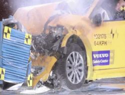 Dünyanın İlk Elektrikli Otomobil Çarpışma Testi Yapıldı