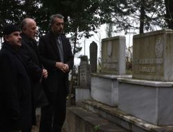 Talebesi, Yıldız Hoca'nın Kabrini Ziyaret Etti