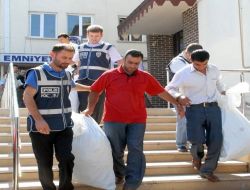 Eskort Eşliğinde Diyarbakır'dan Bursa'ya Getirdikleri  40 Kilo Esrarla  Yakalandılar!