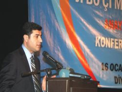 Bdp Genel Başkanı Demirtaş: Bizim Başkent, Dil Ve Bayrak Gibi Bir Meselemiz Yok!