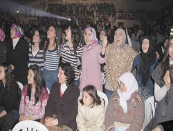 Sakarya'nın Gençlik Şöleninde Binlerce Öğrenci Stres Attı