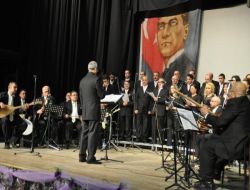 Nida Tüfekçi Türk Halk Müziği Korosu Yılın İlk Konserini Verdi