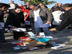 Promosyonlu Ürünleri Yakan Aile Hekimleri, Ayrımcılığa Son Verilmesini İstedi!