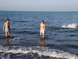 Soğuğa Aldırmayan Gençler Deniz Sefası Yaptı