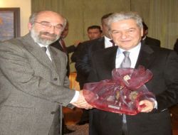 İzto Başkanı Demirtaş: Yeni Duvarlar Değil, Daha Fazla Yakınlaşma, Dostluk Ve Ticaret İstiyoruz