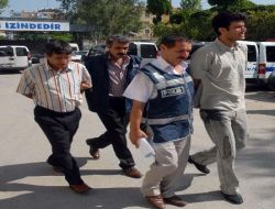 İzmir'de Sahte Parayla Alışveriş Yapmak İsteyen 3 İranlı Yakalandı