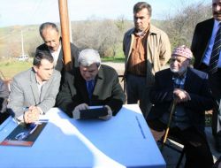 Çocukları Laptop Sahibi Yapan Karaosmanoğlu Teknolojiyi Yakından Takip Ediyor