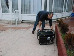 Bedaş Çay Bahçesinin Elektriklerini Kesti