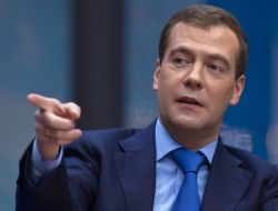 Medvedev Ortadoğu Ziyareti Öncesi Ahmedinecat'la Görüştü!