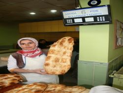 ‘askıda Pide’ Uygulaması Hayırseverle İhtiyaç Sahibini Buluşturuyor