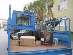 Büyükşehir Belediyesi Elektronik Atıkları Kapıya Kadar Gidip Topluyor