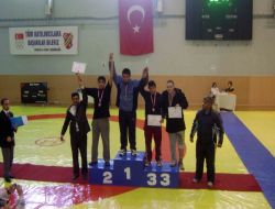 Tarsuslu Öğrenciler Güreşte Mersin'i Temsil Edecek