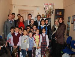 Sevgi Pınarı Derneği Fakir Öğrencileri Sevindirdi