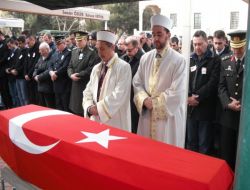 Şehit Oğlunun Acısına Baba Yüreği Dayanmadı