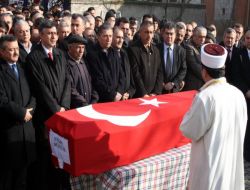 8 Ay Sonra Cesetleri Çıkarılan Madenciler Toprağa Verildi
