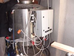 Sahte Rakı Üreten Zanlı 'Kolonya Üretiyorum' Diye Kendini Savundu