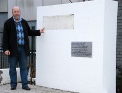 Hollanda’daki Atatürk Heykelinin Üzerindeyken Kaybolan Levha Onarım İçin Alınmış!!