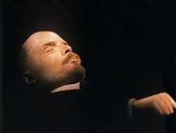 Rusya'da İktidar Partisi Lenin'in Gömülmesini İstiyor!