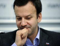 Kremlin Danışmanı: Rüşvet Yatırımları Engelliyor!!