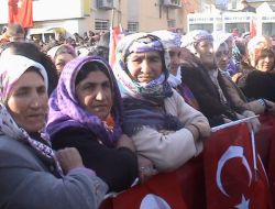 Başbakan Erdoğan'a Ardahan'lı Vatandaşlar Yoğun İlgi Gösterdi