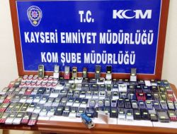 Polis, 203 Adet Gümrük Kaçağı Cep Telefonu Ele Geçirdi!