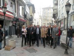 Nalbantoğlu Caddesi'nin Otopark Ve Aydınlatma Sorunları Ela Alındı