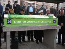 Emek Hocaefendi'yi Ebediyete Binlerce Seveni Uğurladı
