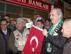 Kurtulmuş'tan Sakaryalılara Karanfilli Ziyaret