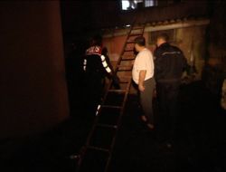 Polis Gecenin Karanlığında Okul Çatısında Hırsız Aradı