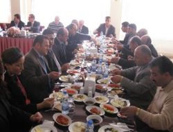 Vali Yılmaz, Muhtarlarla Kahvaltı Yaptı