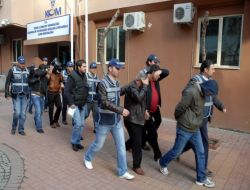 İnternetten Kredi Kartı Dolandırıcılığı Yapan Şebeke Çökertildi!