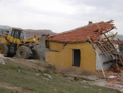 Mamak, Metruk Yapılardan Temizleniyor!