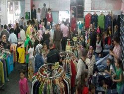 Bayram Öncesi Yaşanan Canlılık Esnafın Yüzünü Güldürdü