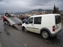 Sivil Polis Arabası Kaza Yaptı: 1 Yaralı