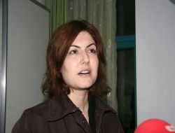 ‘Aile Hekimiyiz’ Diye Girdikleri Evdeki Bayana Uyuşturucu İğne Yaparak Bayıltan Zanlılar Evi Soydu