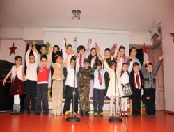Toros İpek Anaokulu Öğrencilerinden Şiir Gecesi