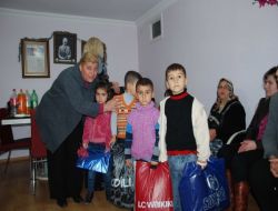 Ceyhan Tut Elimi Derneği Öksüz Ve Yetim Çocukları Sevindiriyor