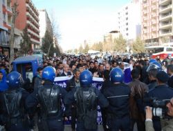 Mutki'den Çıkan Cesetler İçin Batman'da Yürüyüş Yapıldı