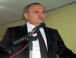 Köy Köy Gezen Vakıf Çalışanları Yardımı Fakirin Ayağına Götürüyor