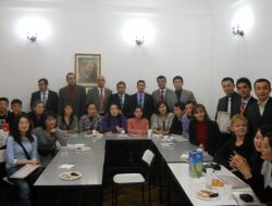 Kazaklar Türkçe Öğreniyor