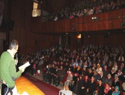 Psikolog Görhan'dan Velilere Karne Uyarısı: Çocuğunuzun Karnesini Sevginizle Bağdaştırmayın