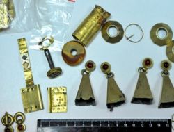 Tarlasında Bulduğu 1 Milyon Dolar Değerindeki Tarihi Eseri İnternette Polise Pazarlayınca Yakayı Ele Verdi