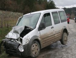 Mudurnu'da Trafik Kazası: 3 Yaralı