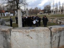 Afyonkarahisar Ve Eskişehir Valileri Tarihi Borsada Gong Vurdu