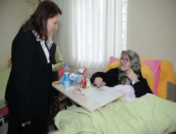 Vali, Vali Yardımcıları Ve Kaymakam Eşlerinden Huzurevi Ziyareti
