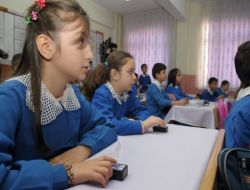 Tuzlalı Öğrenciler Soruları 'tuşa' Getiriyor